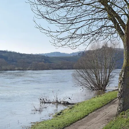 Amazing In Mosel With 3 Bedrooms And Wifi