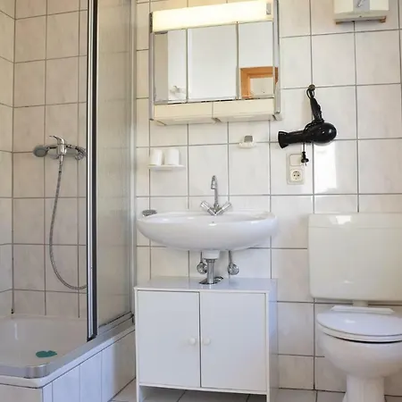Amazing In Mosel With 3 Bedrooms And Wifi Zell